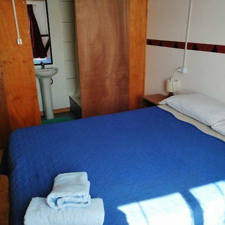 Hostal Nomades Chiloe Кастро Екстер'єр фото